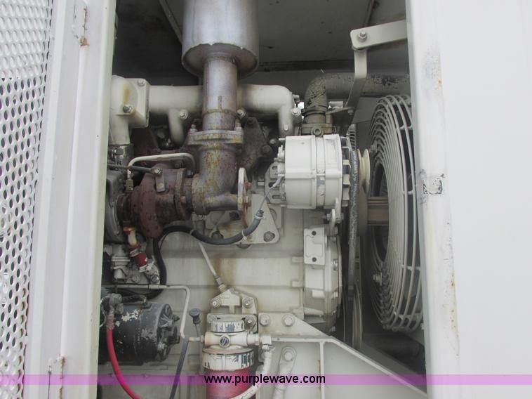 image for item E7118 1999 International 2554 vacuum truck