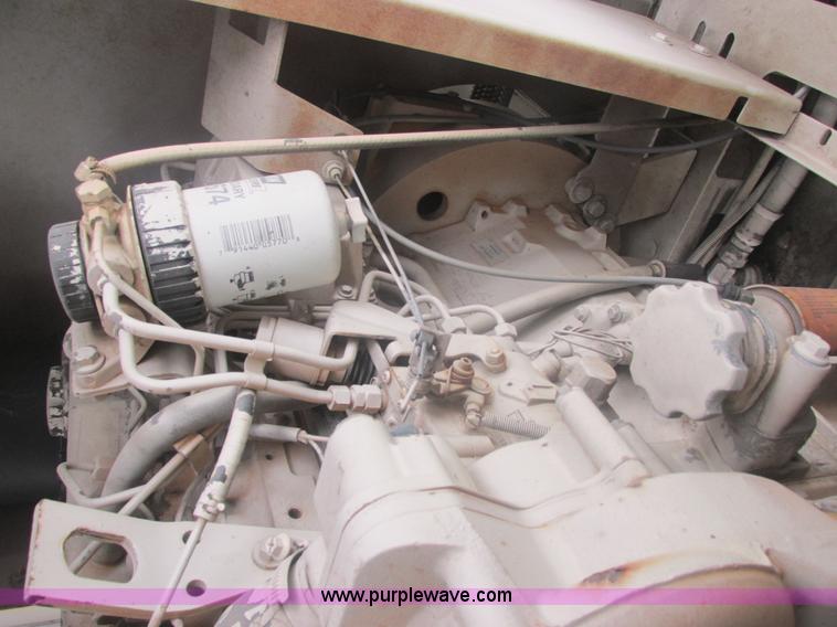 image for item E7118 1999 International 2554 vacuum truck