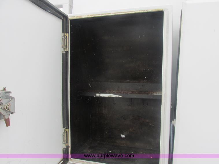 image for item E7118 1999 International 2554 vacuum truck