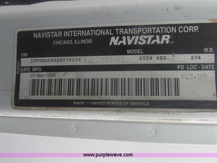 image for item E7118 1999 International 2554 vacuum truck