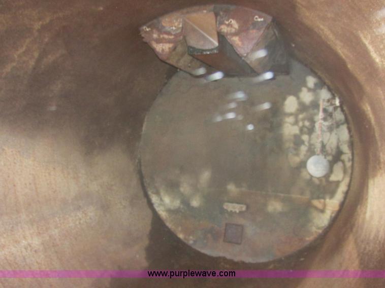 image for item E7118 1999 International 2554 vacuum truck