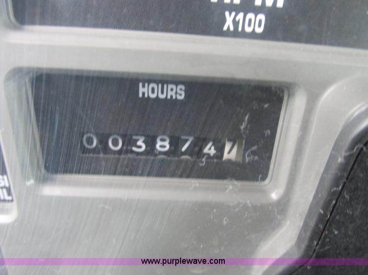 image for item E7118 1999 International 2554 vacuum truck