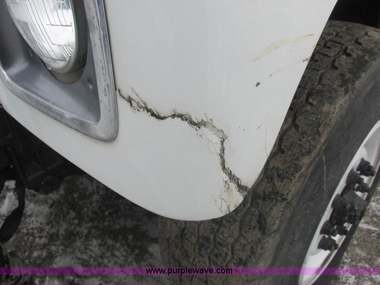 image for item E7118 1999 International 2554 vacuum truck