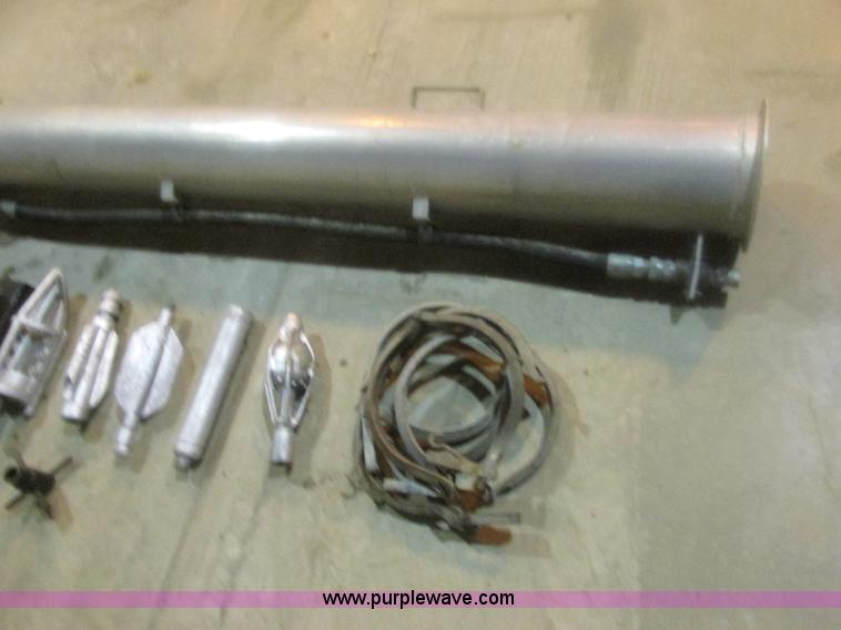 image for item E7118 1999 International 2554 vacuum truck