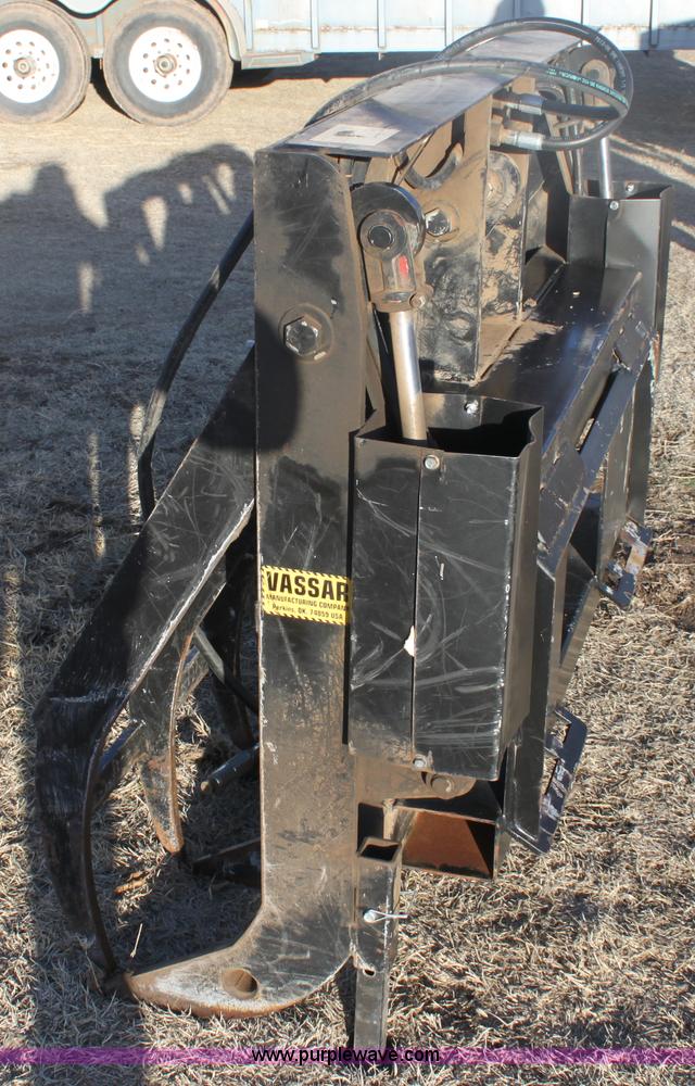 image for item E8459 Vassar grapple loader attachment