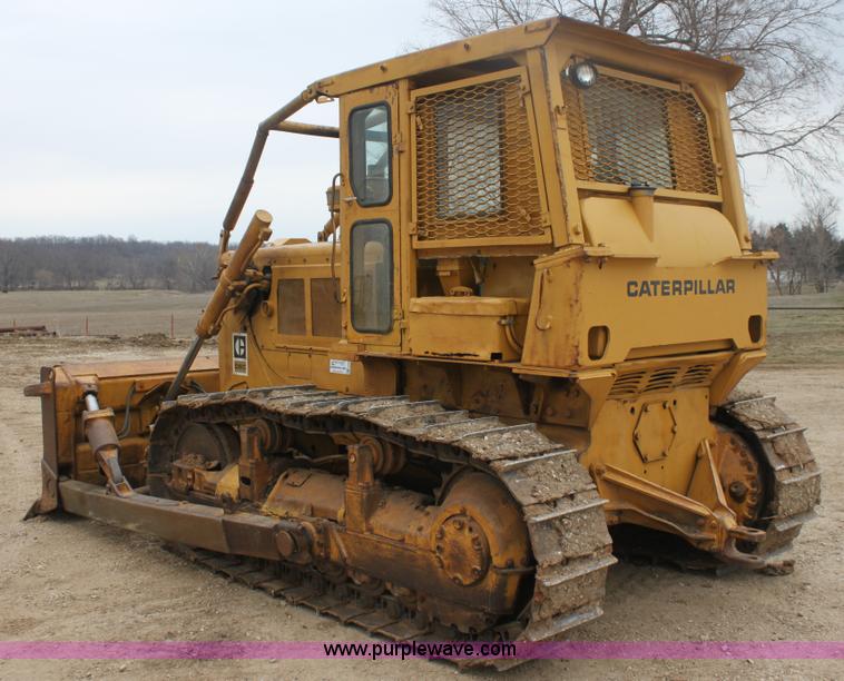 image for item E8464 1974 Caterpillar D6C dozer