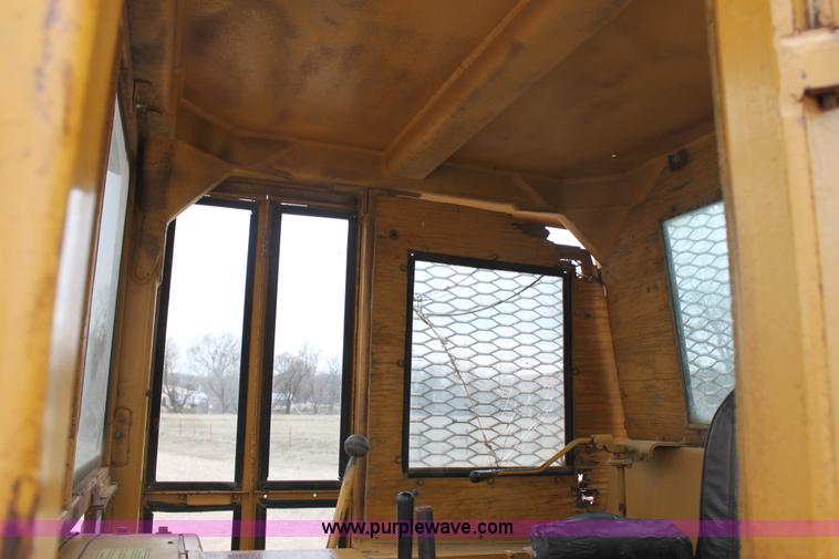 image for item E8464 1974 Caterpillar D6C dozer