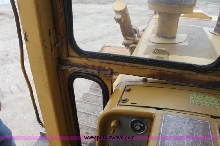 image for item E8464 1974 Caterpillar D6C dozer