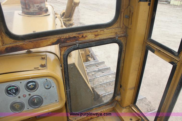 image for item E8464 1974 Caterpillar D6C dozer