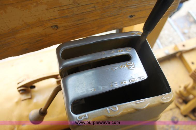 image for item E8464 1974 Caterpillar D6C dozer