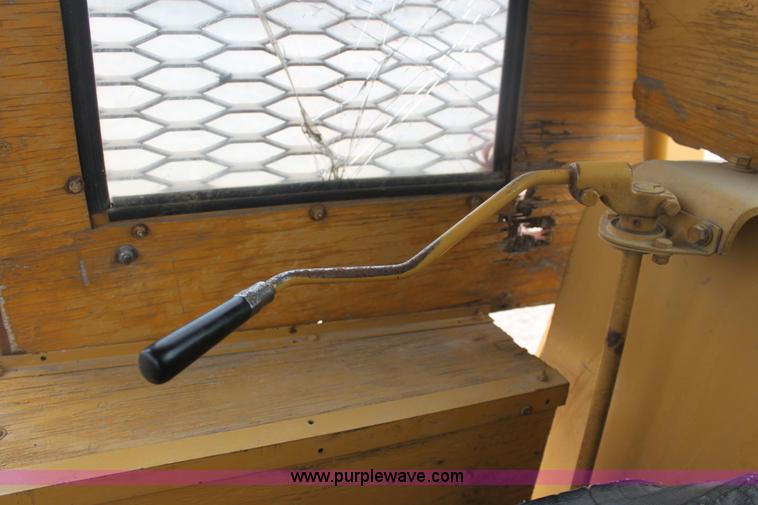 image for item E8464 1974 Caterpillar D6C dozer