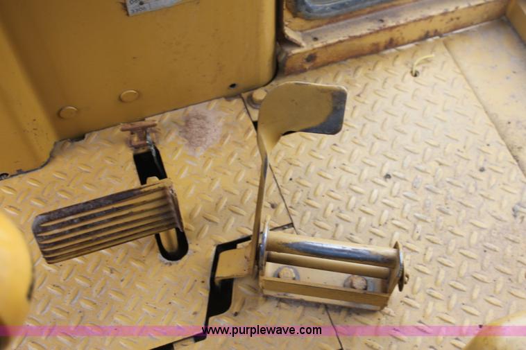 image for item E8464 1974 Caterpillar D6C dozer