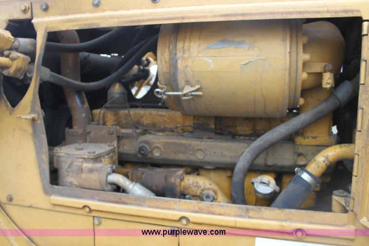 image for item E8464 1974 Caterpillar D6C dozer