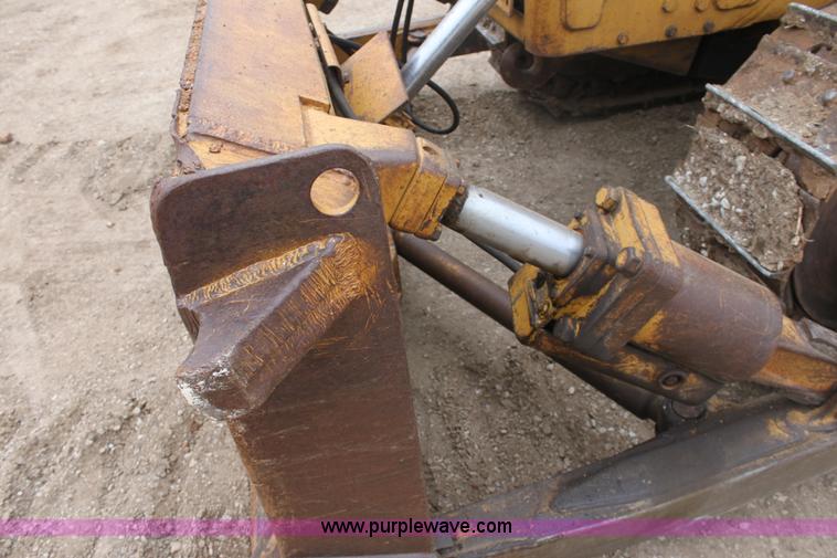 image for item E8464 1974 Caterpillar D6C dozer