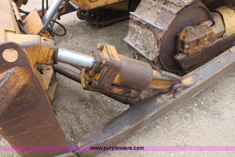 image for item E8464 1974 Caterpillar D6C dozer