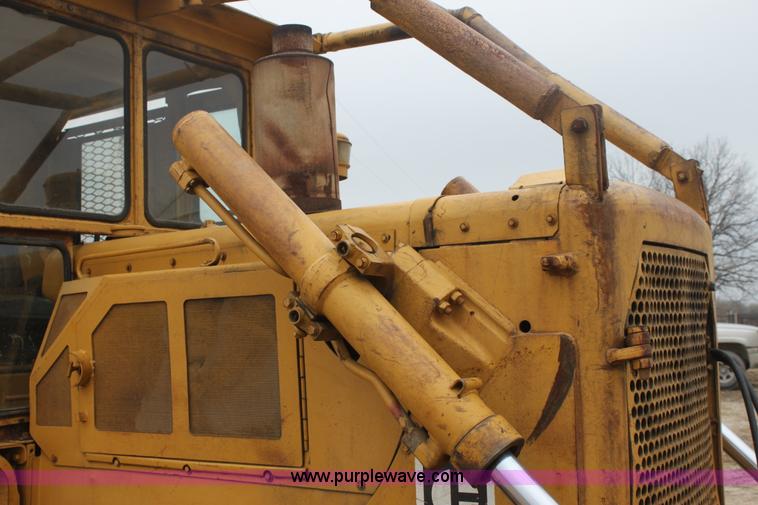 image for item E8464 1974 Caterpillar D6C dozer
