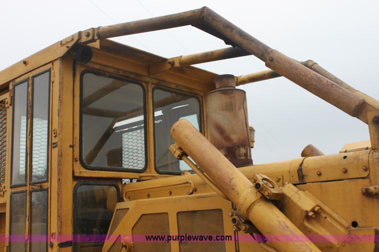 image for item E8464 1974 Caterpillar D6C dozer