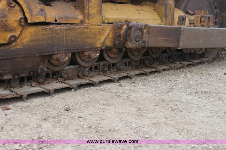 image for item E8464 1974 Caterpillar D6C dozer