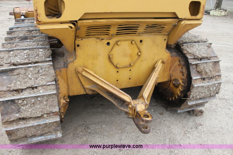 image for item E8464 1974 Caterpillar D6C dozer