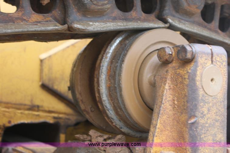 image for item E8464 1974 Caterpillar D6C dozer