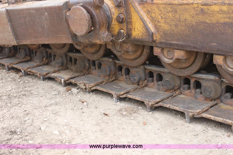 image for item E8464 1974 Caterpillar D6C dozer