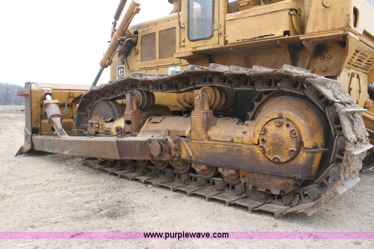 image for item E8464 1974 Caterpillar D6C dozer