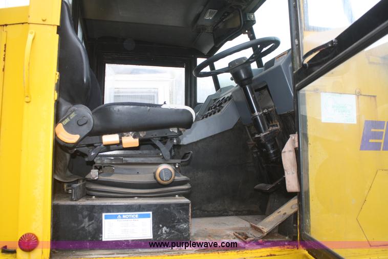 image for item F2513 1992 Elgin Pelican Premier Series P street sweeper