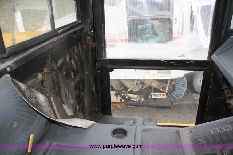 image for item F2513 1992 Elgin Pelican Premier Series P street sweeper