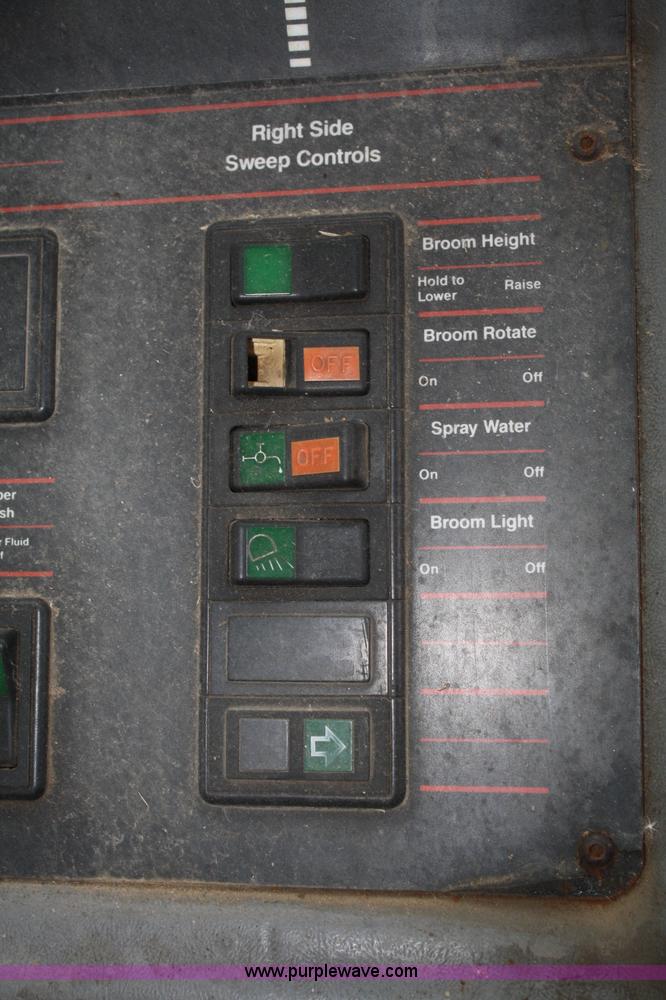 image for item F2513 1992 Elgin Pelican Premier Series P street sweeper