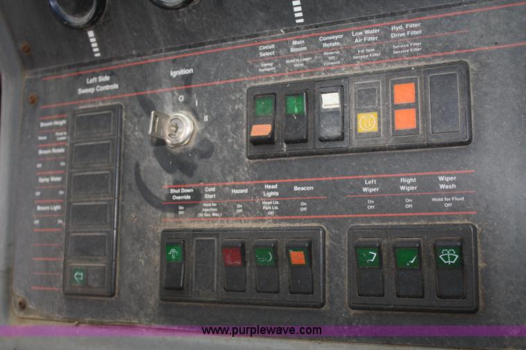 image for item F2513 1992 Elgin Pelican Premier Series P street sweeper