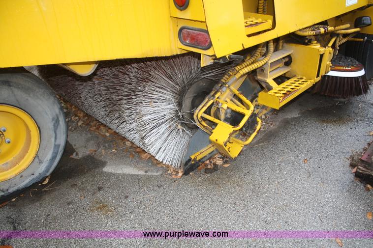 image for item F2513 1992 Elgin Pelican Premier Series P street sweeper
