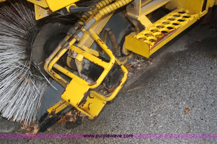 image for item F2513 1992 Elgin Pelican Premier Series P street sweeper