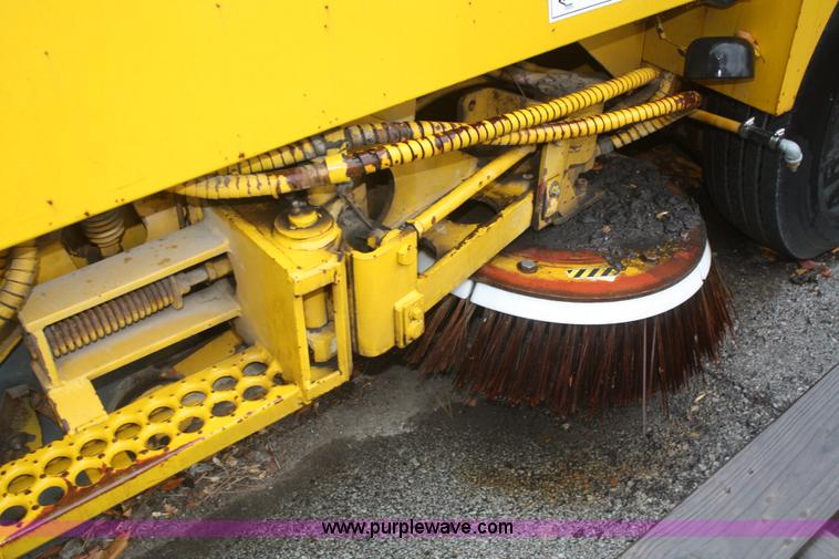 image for item F2513 1992 Elgin Pelican Premier Series P street sweeper