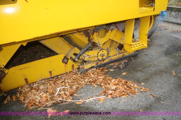 image for item F2513 1992 Elgin Pelican Premier Series P street sweeper