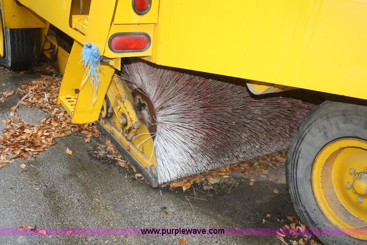 image for item F2513 1992 Elgin Pelican Premier Series P street sweeper