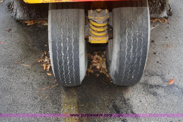 image for item F2513 1992 Elgin Pelican Premier Series P street sweeper