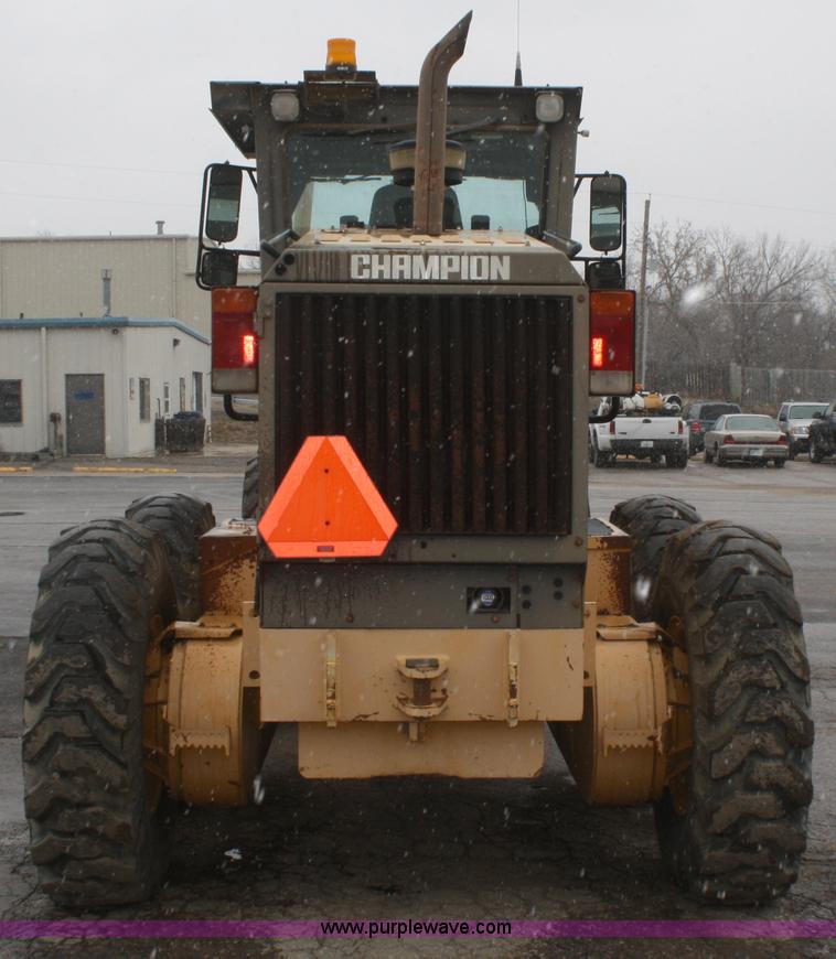 image for item F2541 Champion 720A VHP articulated motor grader