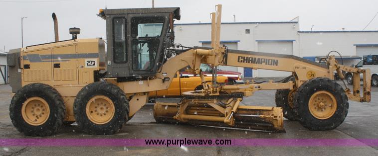 image for item F2541 Champion 720A VHP articulated motor grader