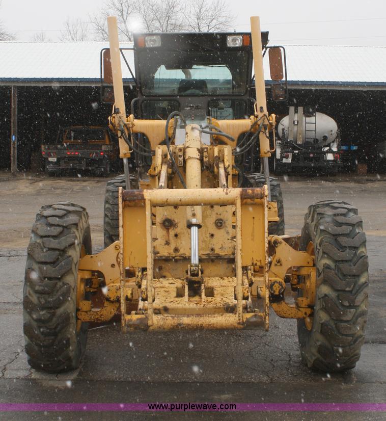 image for item F2541 Champion 720A VHP articulated motor grader