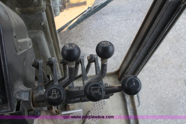 image for item F2541 Champion 720A VHP articulated motor grader