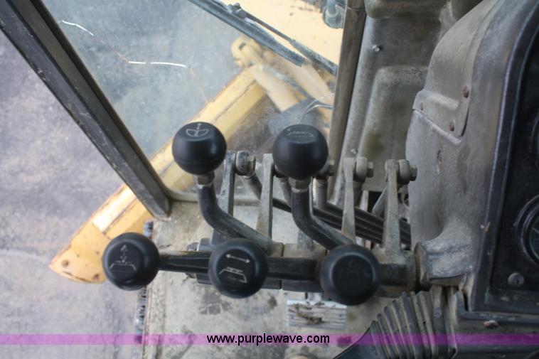 image for item F2541 Champion 720A VHP articulated motor grader