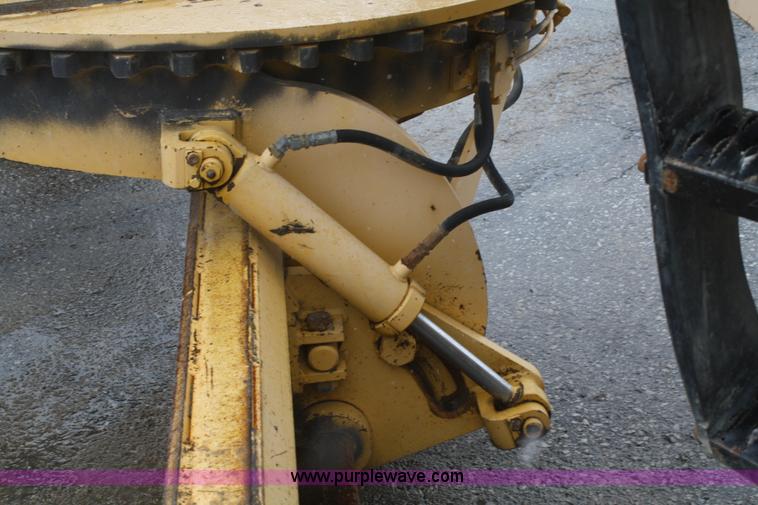 image for item F2541 Champion 720A VHP articulated motor grader