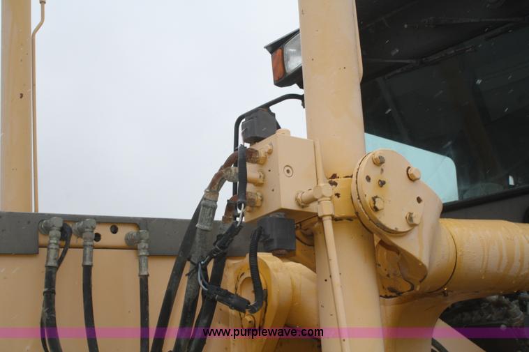 image for item F2541 Champion 720A VHP articulated motor grader