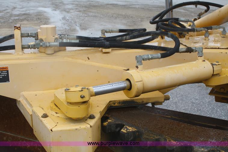 image for item F2541 Champion 720A VHP articulated motor grader