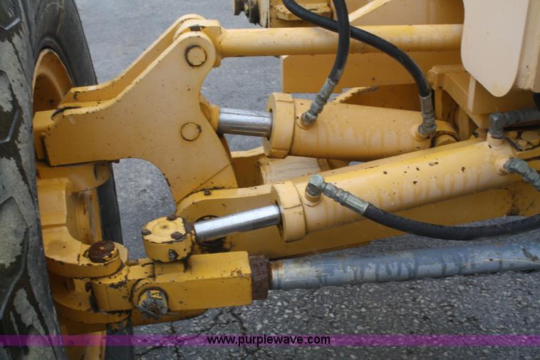 image for item F2541 Champion 720A VHP articulated motor grader