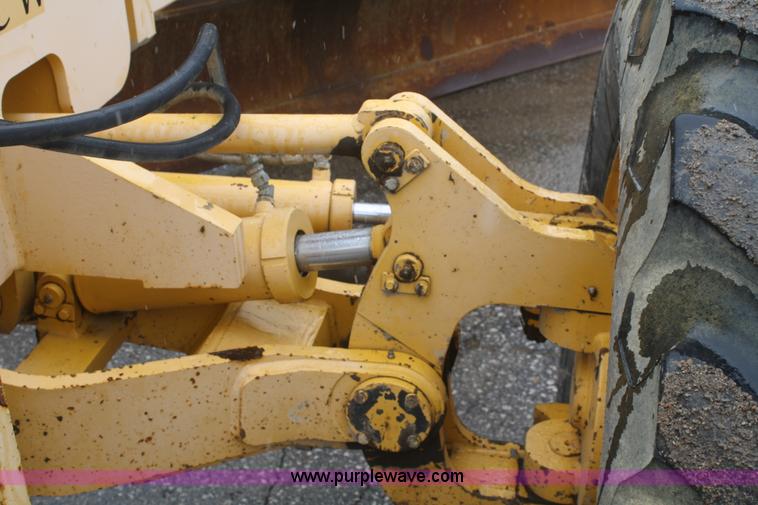 image for item F2541 Champion 720A VHP articulated motor grader