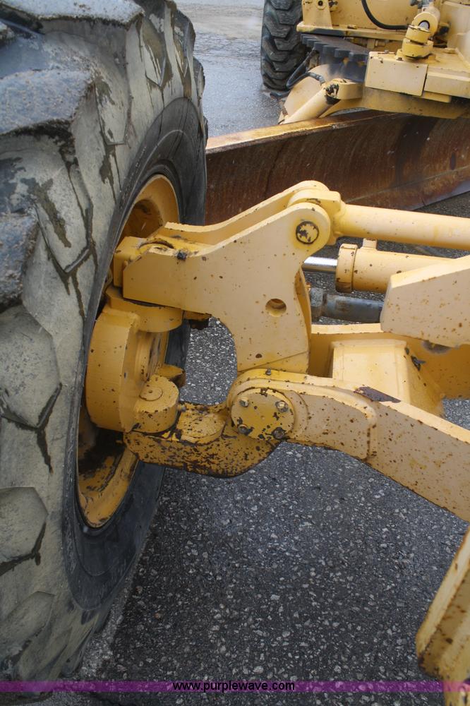 image for item F2541 Champion 720A VHP articulated motor grader