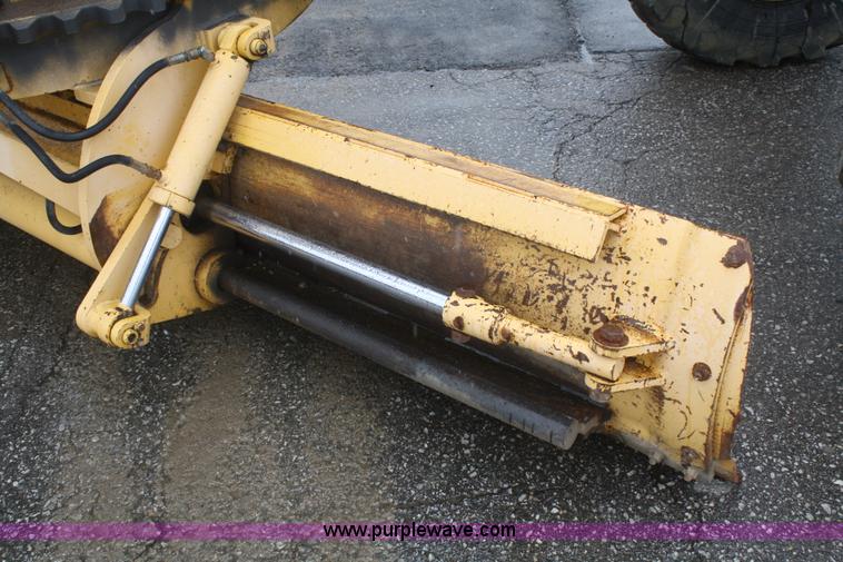 image for item F2541 Champion 720A VHP articulated motor grader