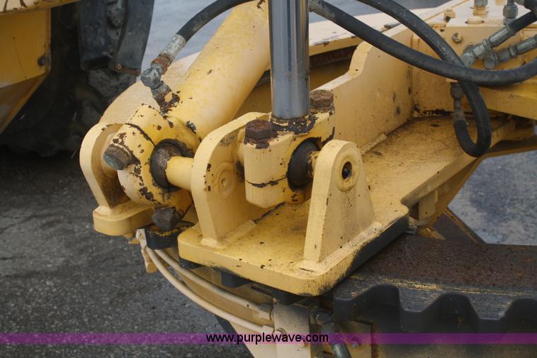 image for item F2541 Champion 720A VHP articulated motor grader