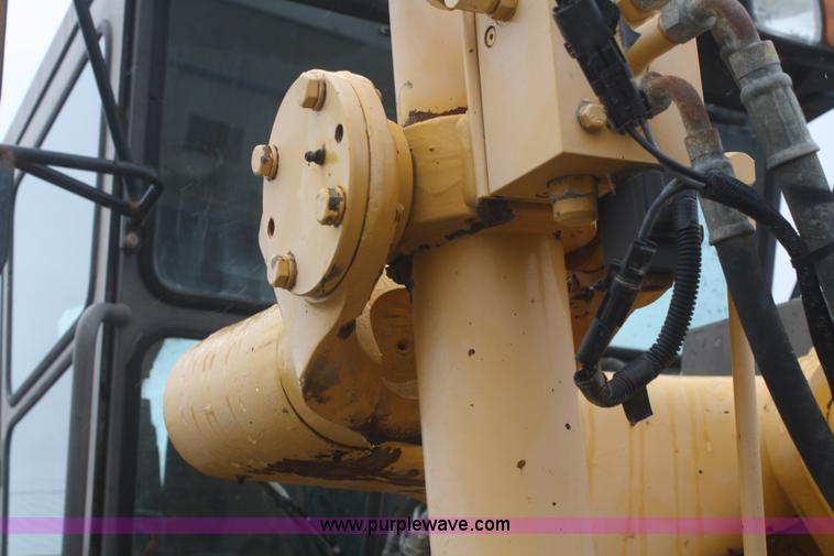 image for item F2541 Champion 720A VHP articulated motor grader